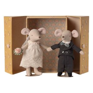 Wedding Mouse Couple in Floral Box
