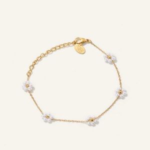 Pearl Daisy Bracelet