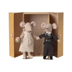 Wedding Mouse Couple in Floral Box